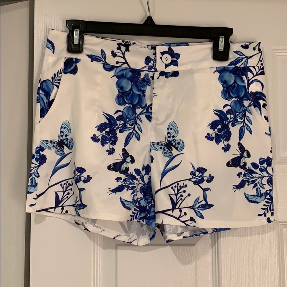 Detailed Print Shorts